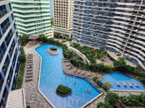 Makati CBD One Bedroom with Balcony and Pool View near Ayala and Buendia